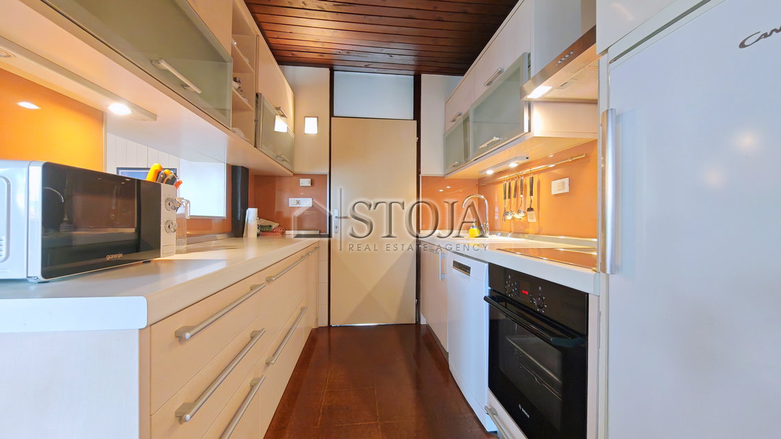 Lokacija: Ljubljana mesto, Center, Center