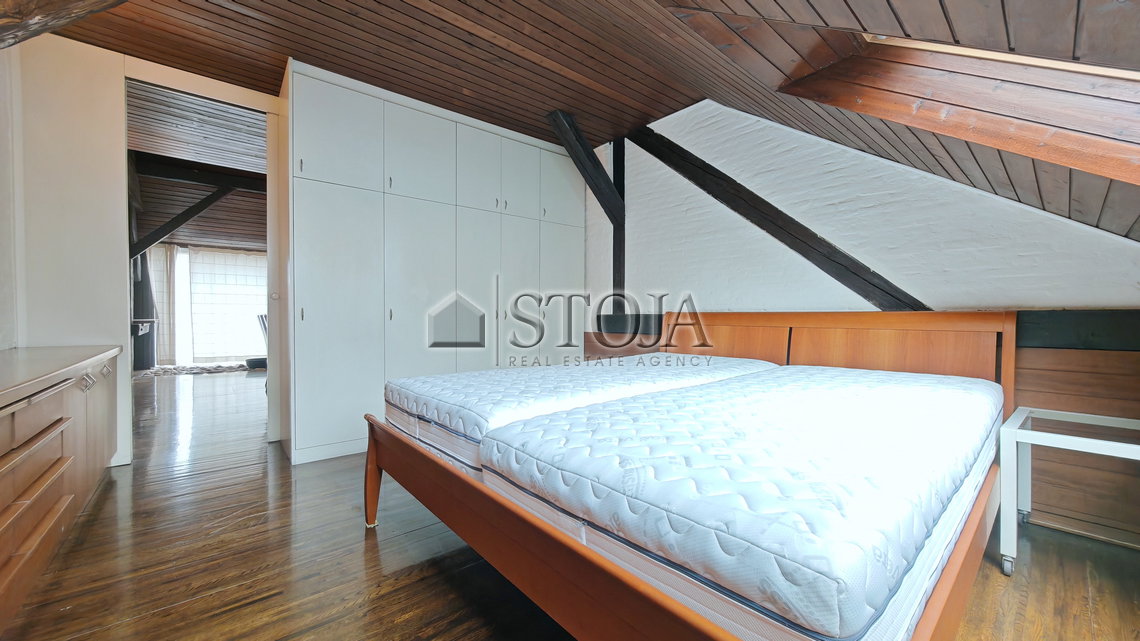 Lokacija: Ljubljana mesto, Center, Center