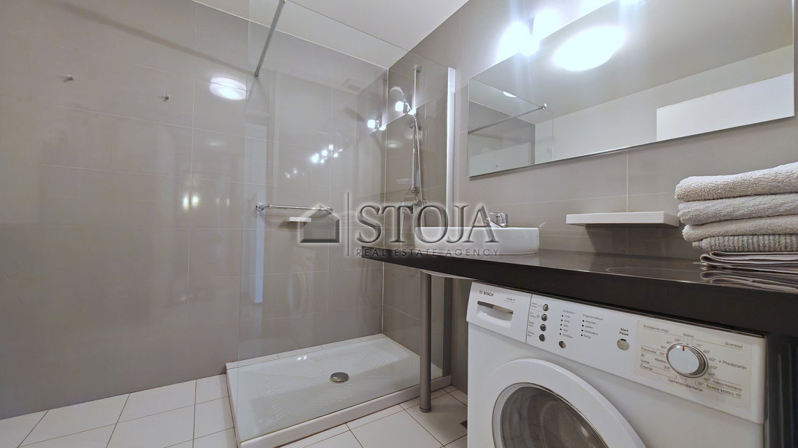 Lokacija: Ljubljana mesto, Center, Center