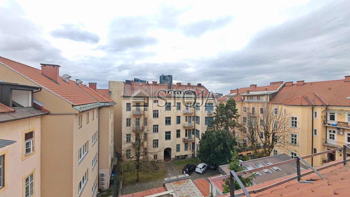 Lokacija: Ljubljana mesto, Center, Center