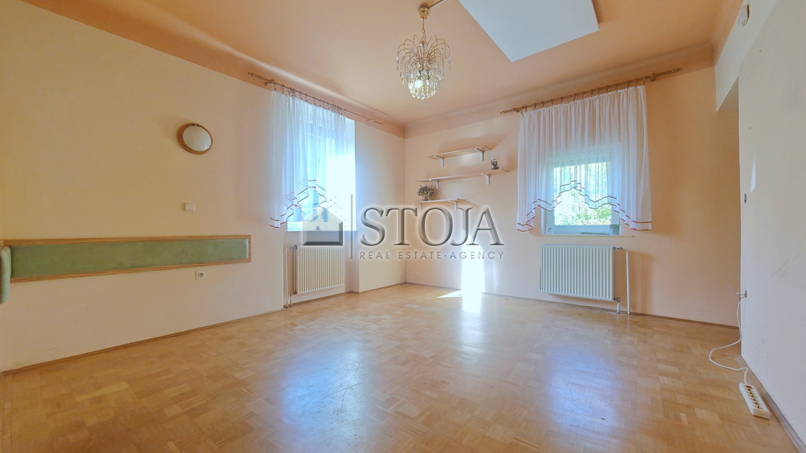Lokacija: Ljubljana mesto, Šiška, Dravlje