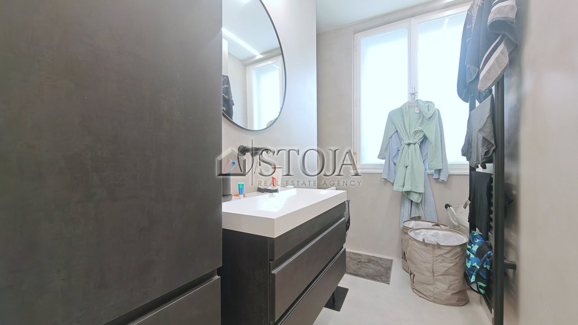 Location: Ljubljana mesto, Vič-Rudnik, Kolezija