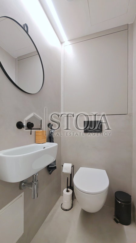 Location: Ljubljana mesto, Vič-Rudnik, Kolezija