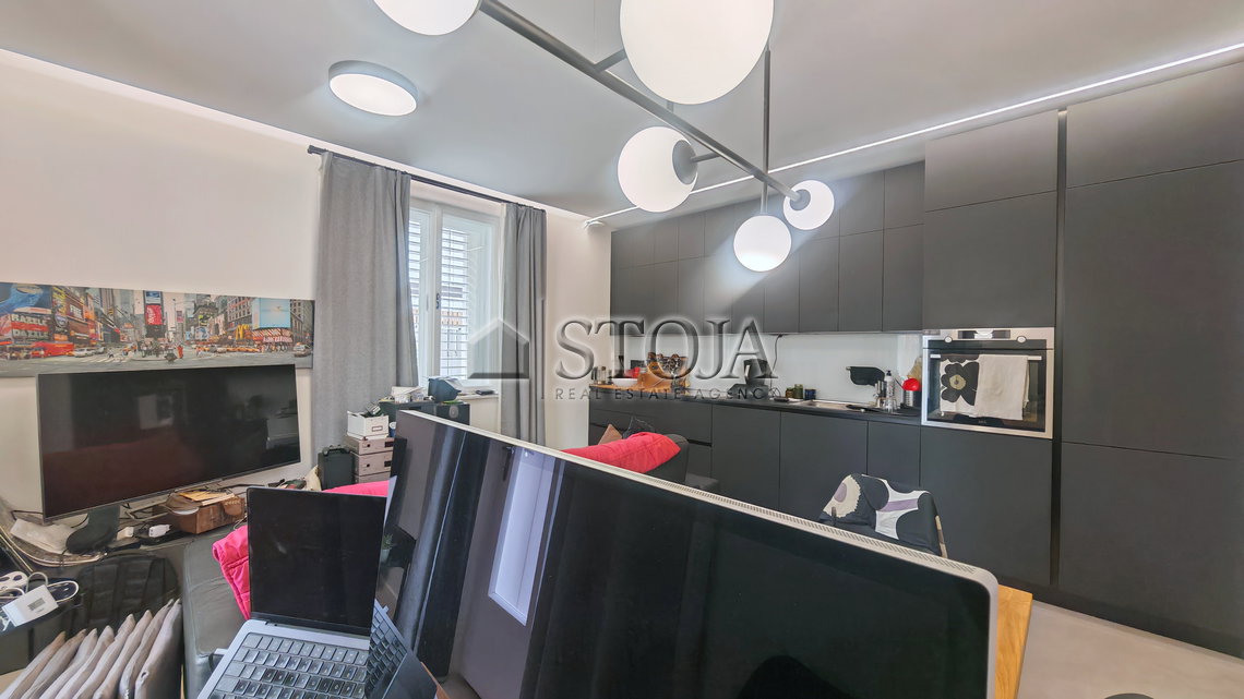 Location: Ljubljana mesto, Vič-Rudnik, Kolezija