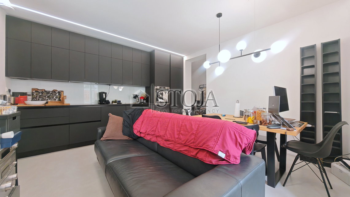 Location: Ljubljana mesto, Vič-Rudnik, Kolezija