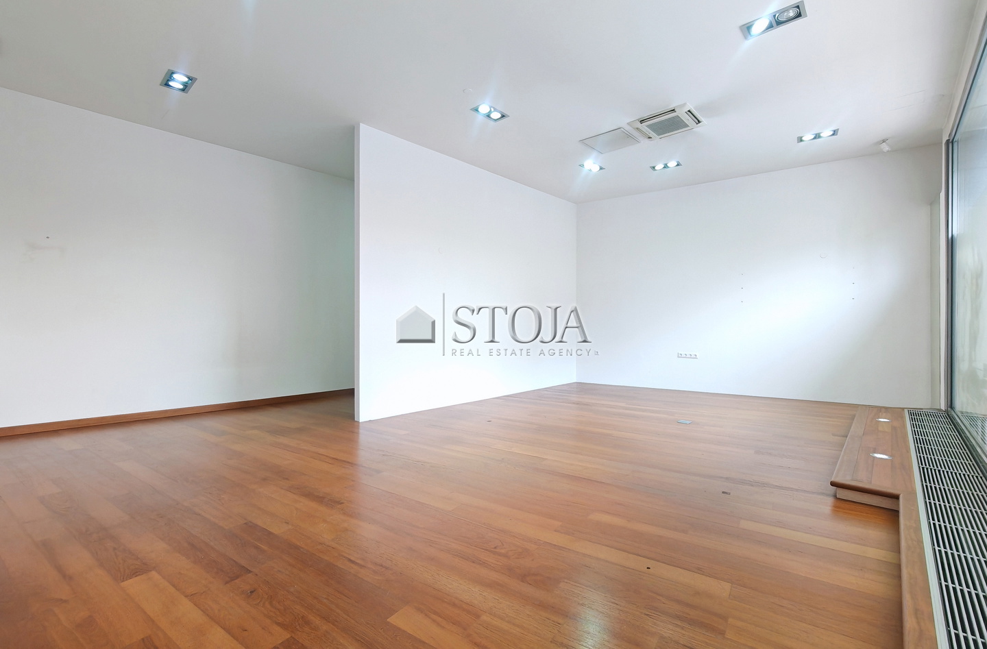 Location: Ljubljana mesto, Center, Center