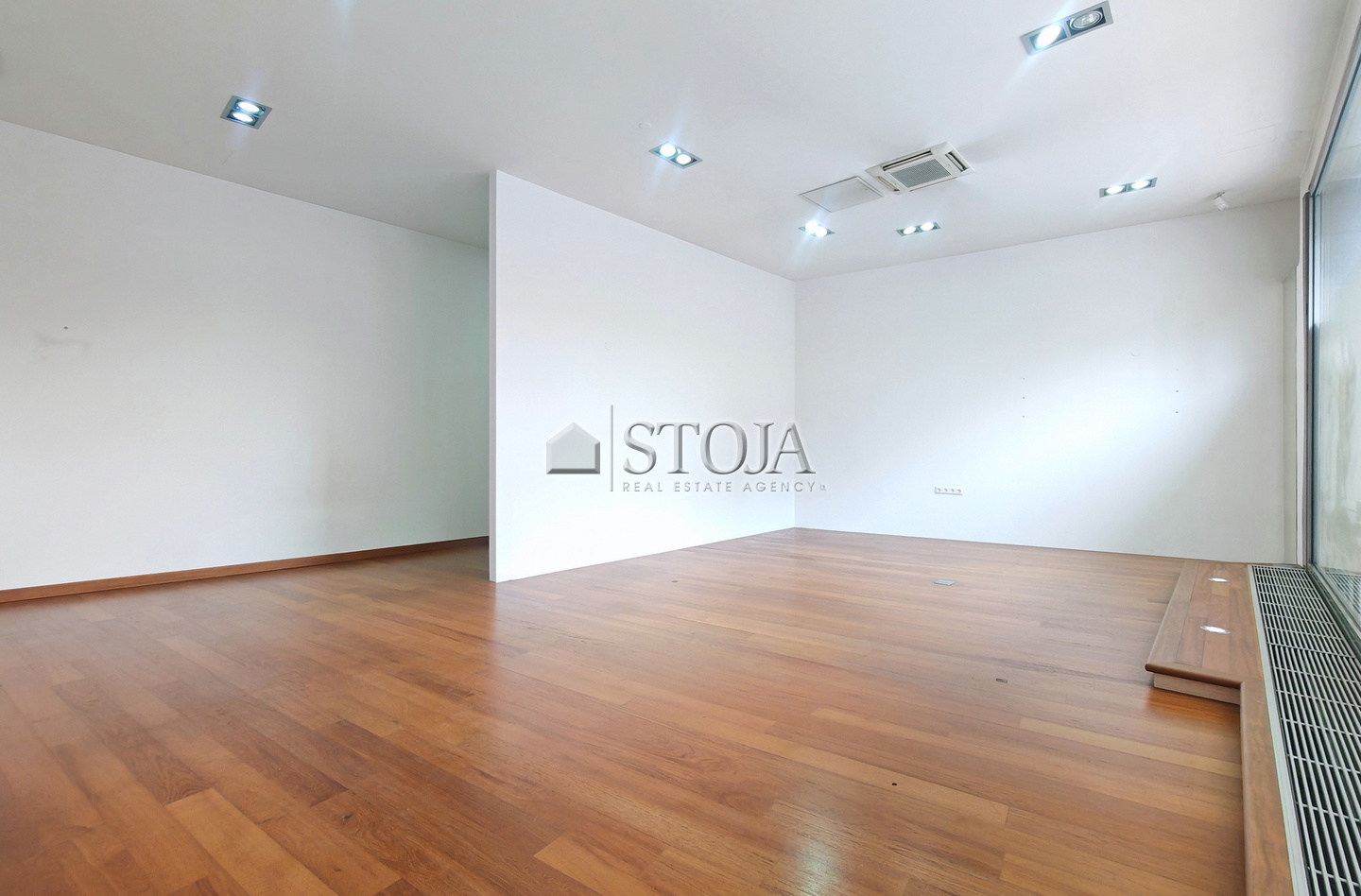 Location: Ljubljana mesto, Center, Center