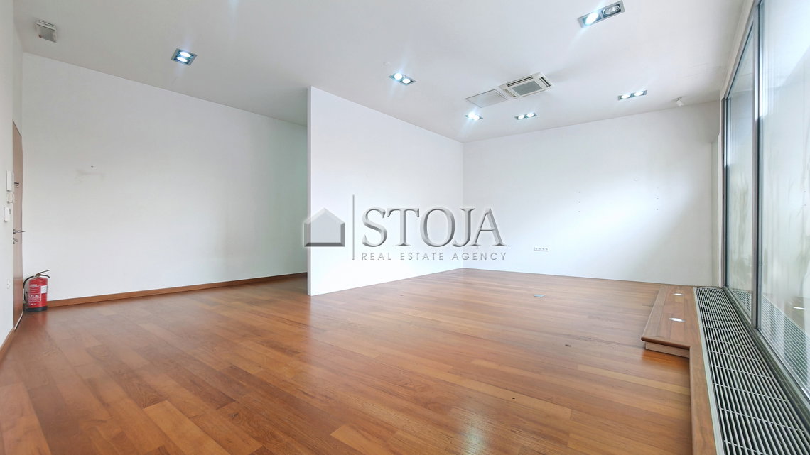 Location: Ljubljana mesto, Center, Center