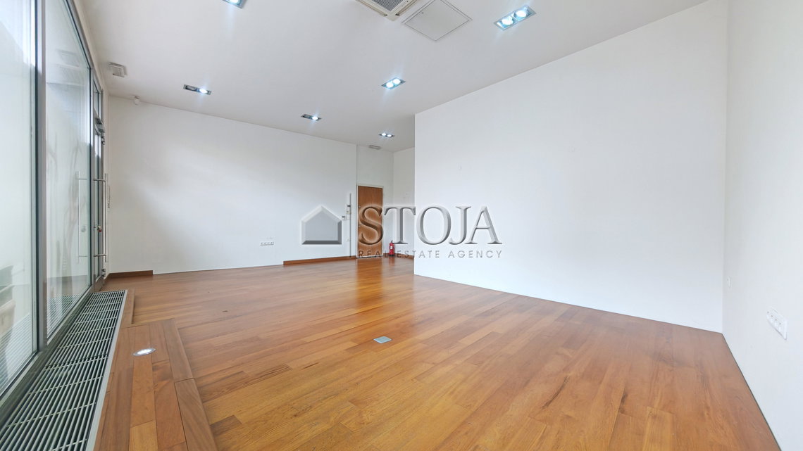 Location: Ljubljana mesto, Center, Center