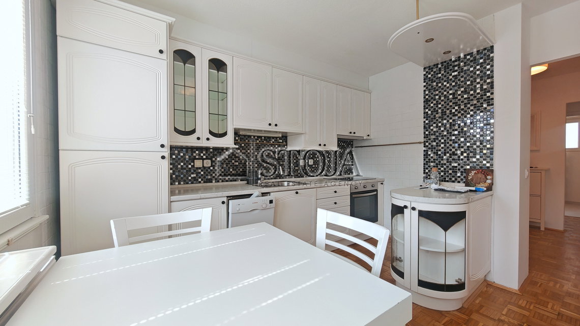 Location: Ljubljana mesto, Bežigrad, Črnuče