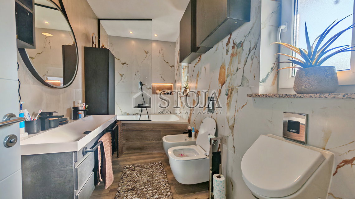 Location: Ljubljana mesto, Moste-Polje, Novo Polje