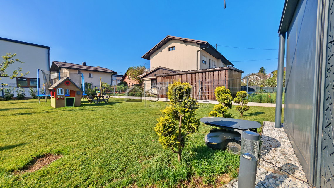 Location: Ljubljana mesto, Moste-Polje, Novo Polje