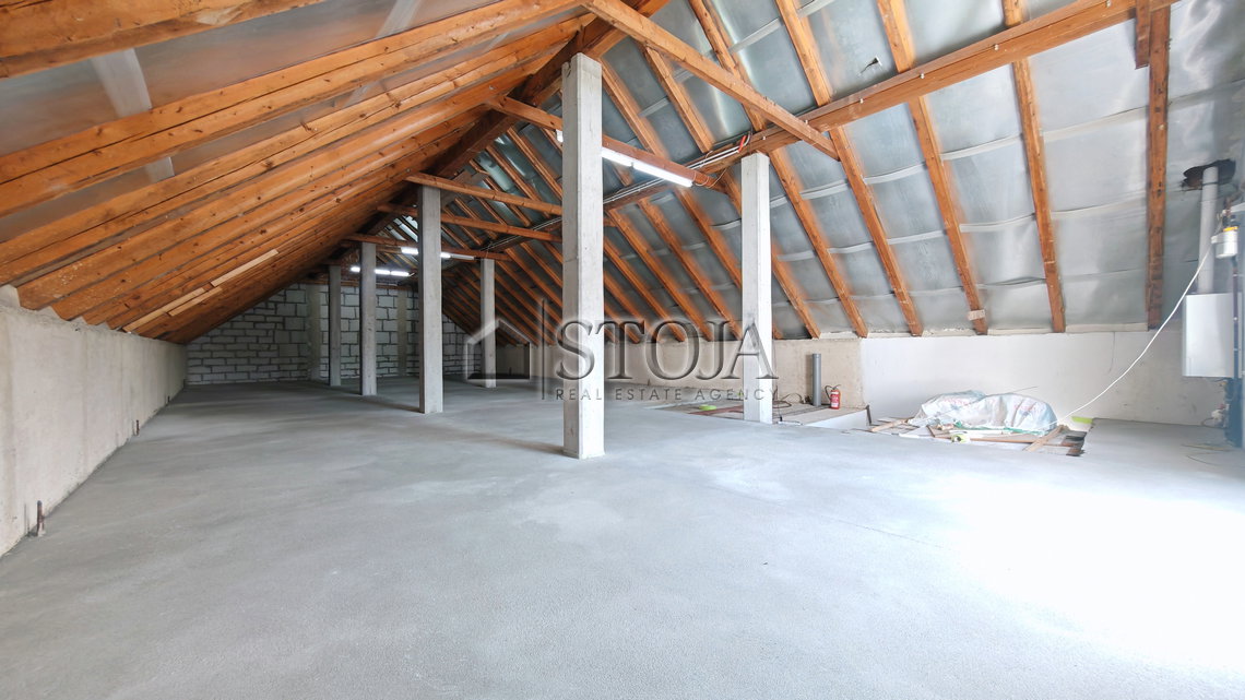 Lokacija: Ljubljana mesto, Bežigrad, Stožice