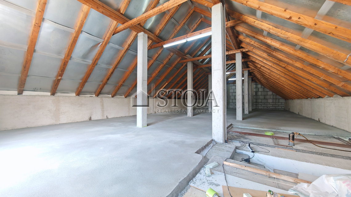 Lokacija: Ljubljana mesto, Bežigrad, Stožice