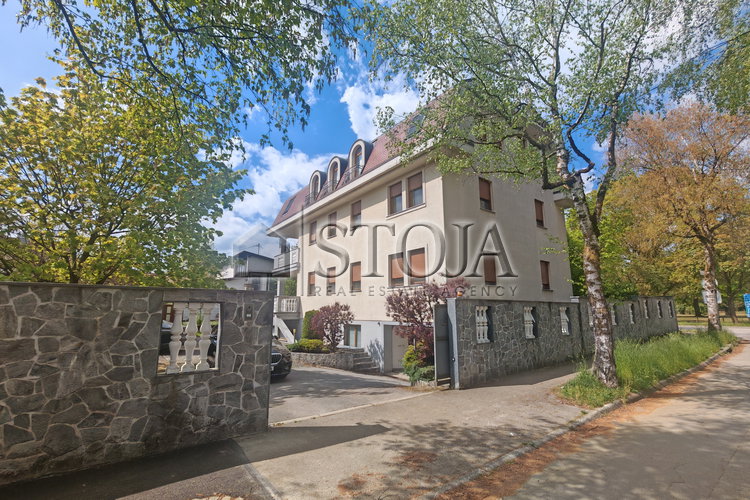 Ubicación: Ljubljana, Bežigrad, Bežigrad