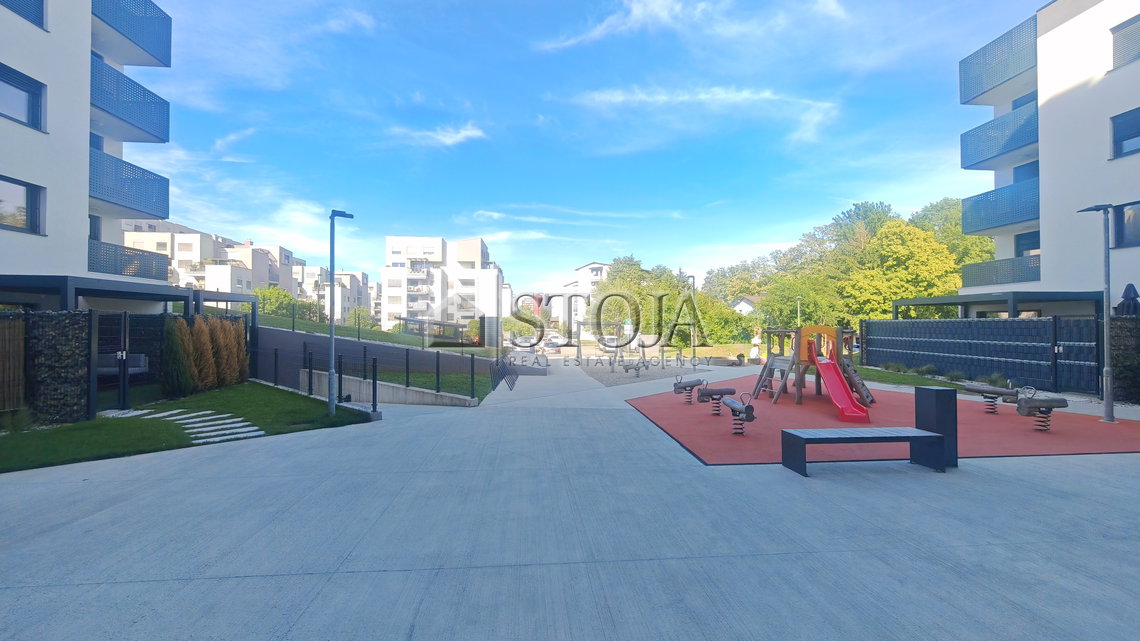 Lokacija: Ljubljana mesto, Moste-Polje, Zelena jama