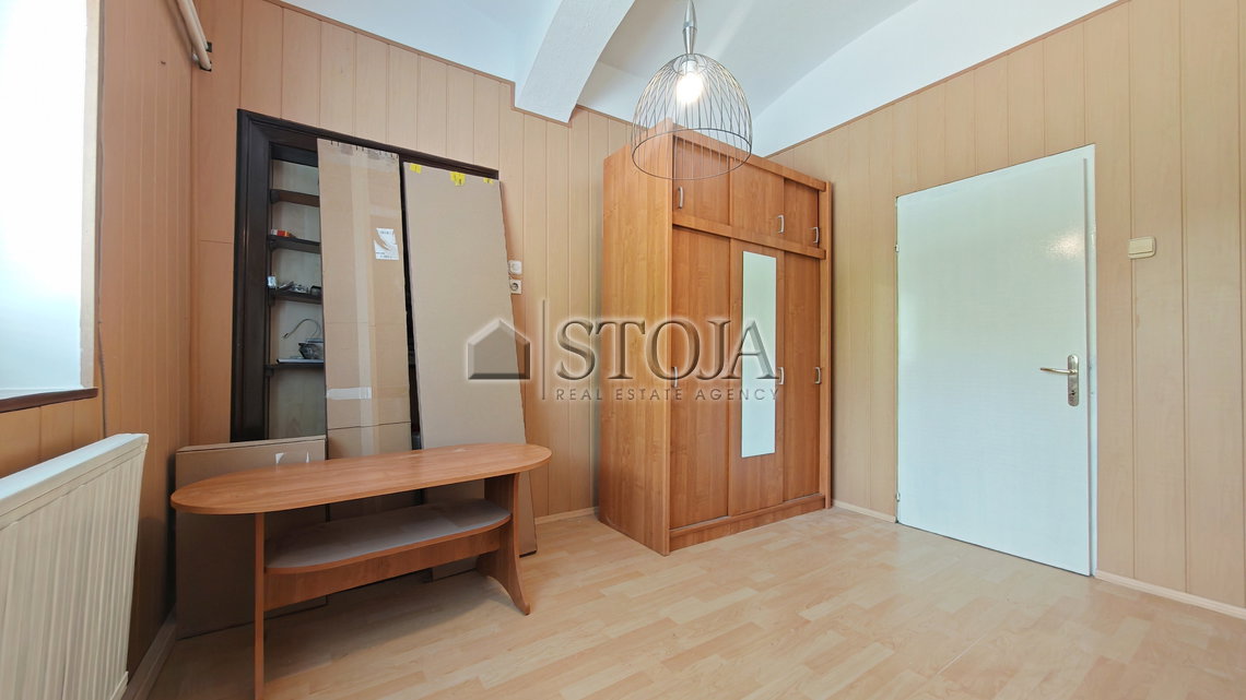 Lokacija: Ljubljana mesto, Moste-Polje, Sostro