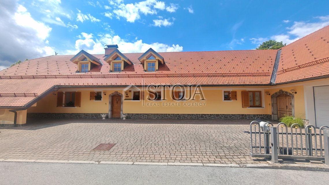 Lokacija: Ljubljana okolica, Mengeš, Mengeš