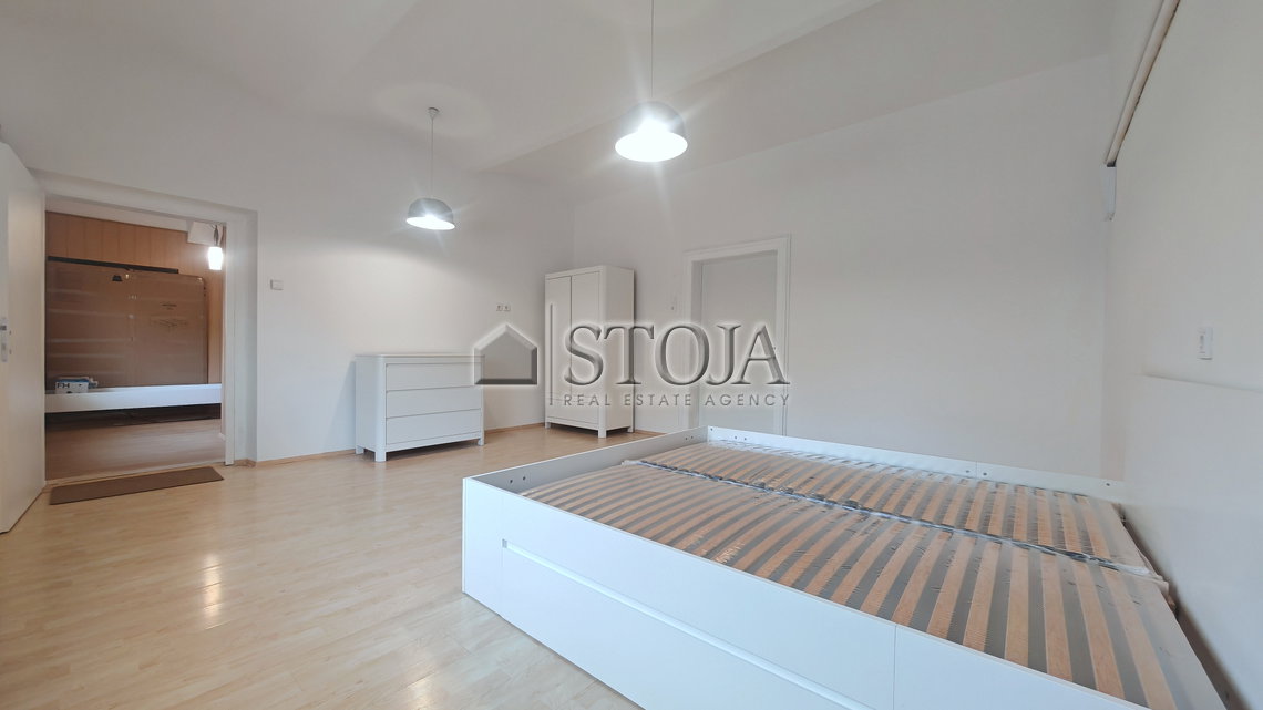 Lokacija: Ljubljana mesto, Moste-Polje, Sostro