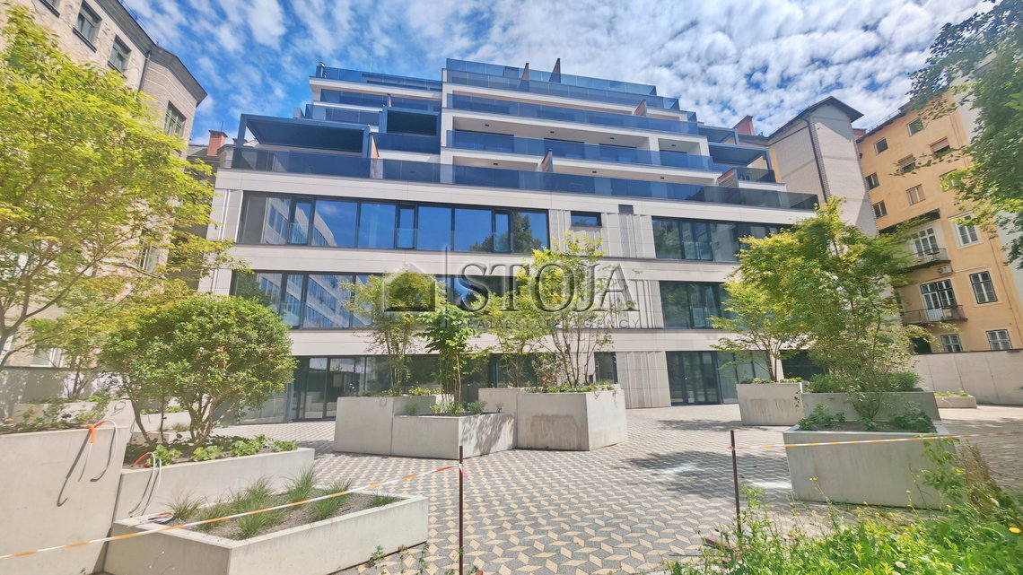 Location: Ljubljana mesto, Center, Center