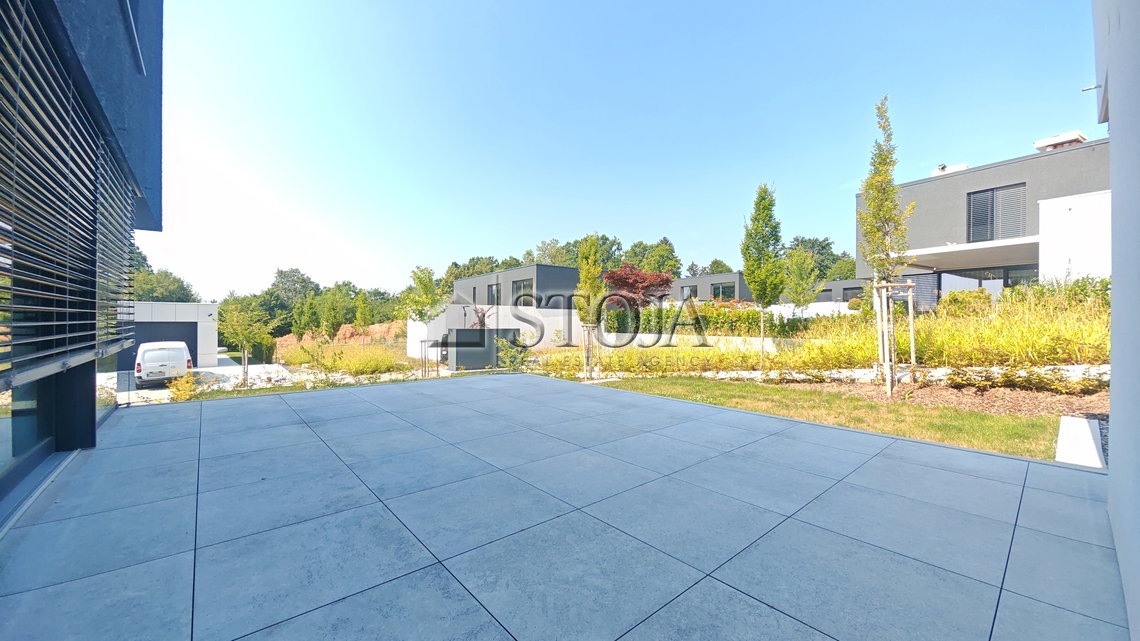 Lokacija: Ljubljana mesto, Vič-Rudnik, Brdo