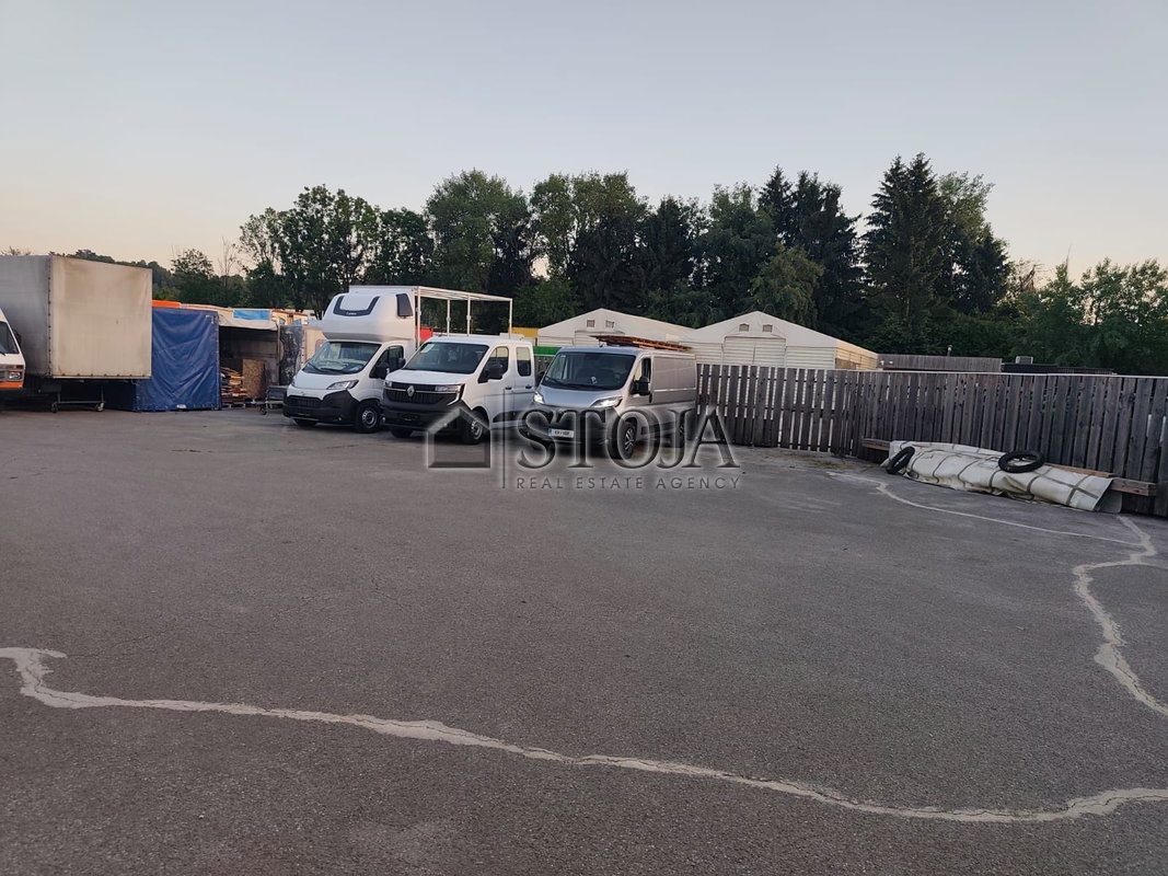 Lokacija: Ljubljana okolica, Mengeš, Mengeš
