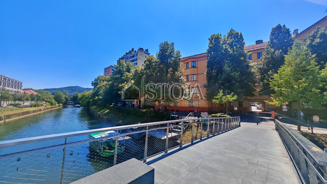 Location: Ljubljana mesto, Center, Center