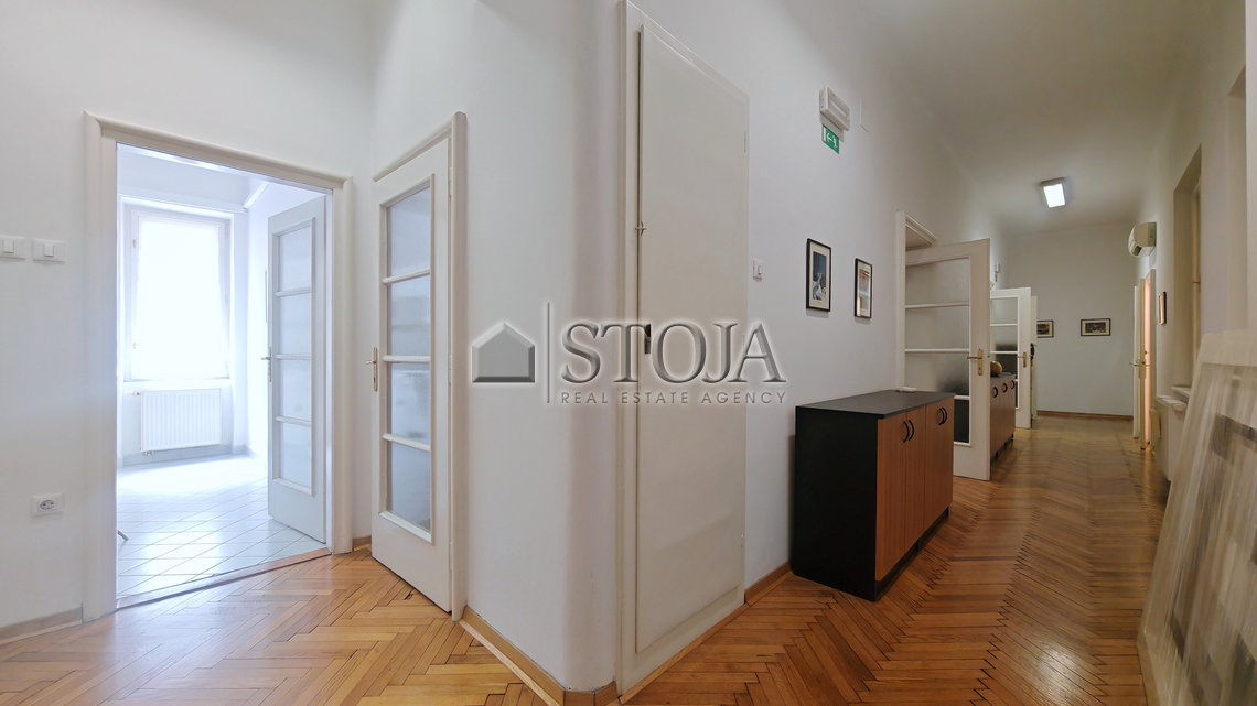 Lokacija: Ljubljana mesto, Center, Center