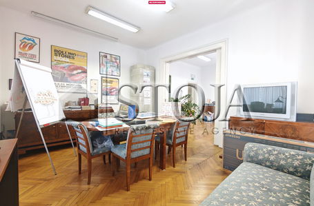 Location: Ljubljana mesto, Center, Center