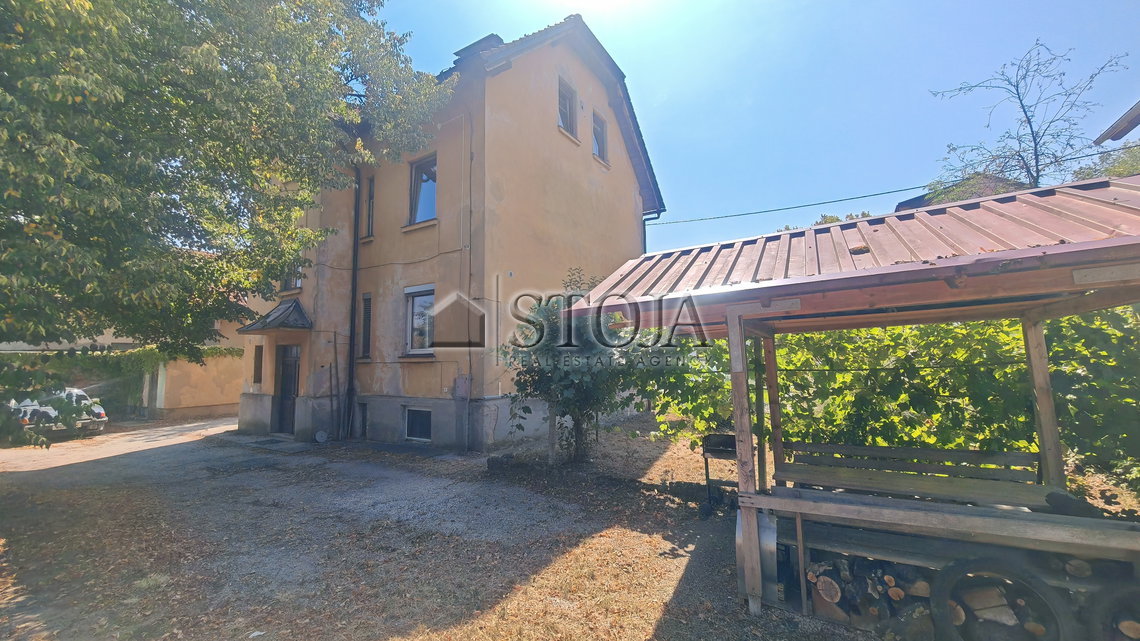 Lokacija: Ljubljana mesto, Šiška, Dravlje