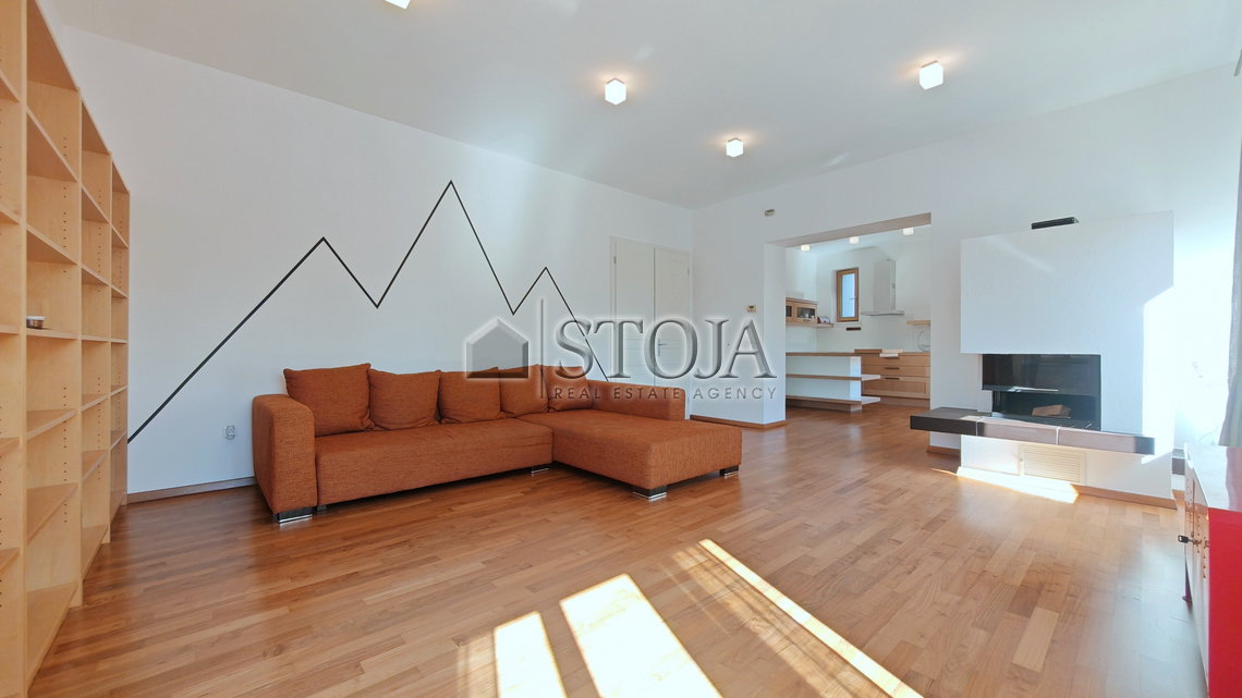 Location: Ljubljana mesto, Center, Center