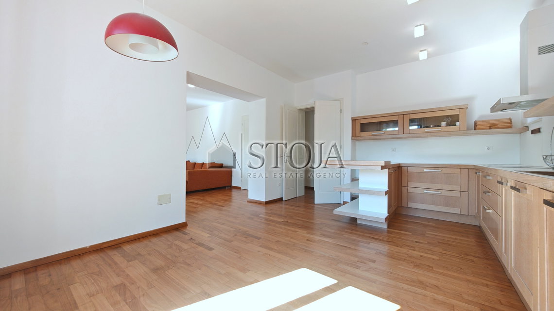 Location: Ljubljana mesto, Center, Center