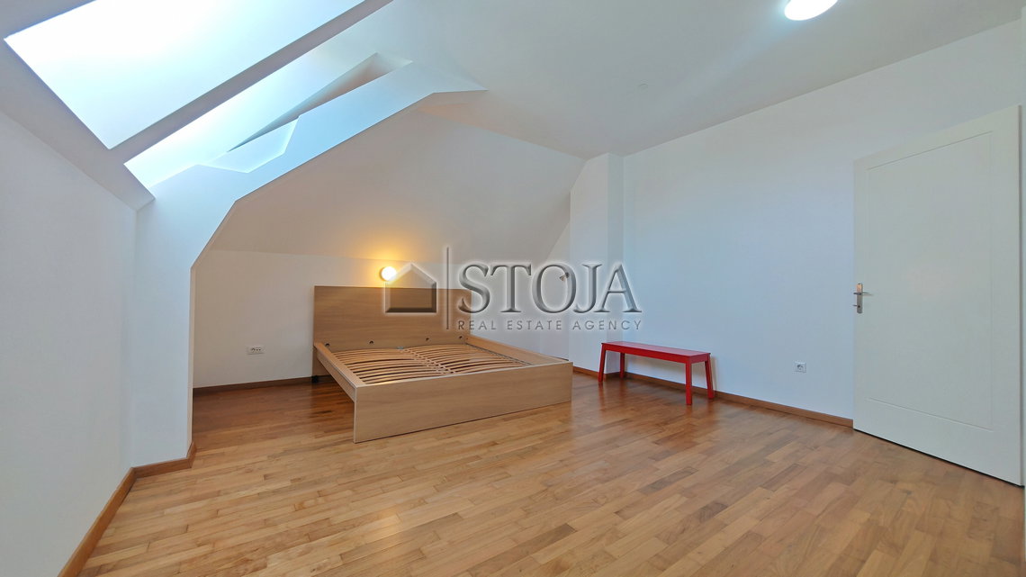 Location: Ljubljana mesto, Center, Center