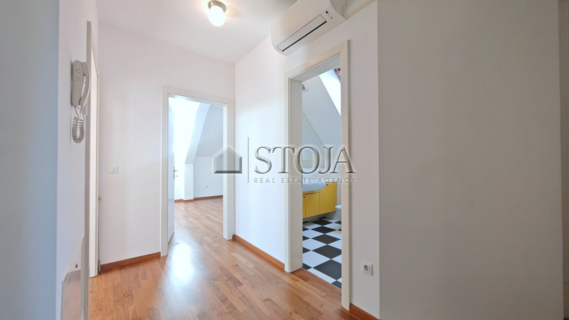 Location: Ljubljana mesto, Center, Center