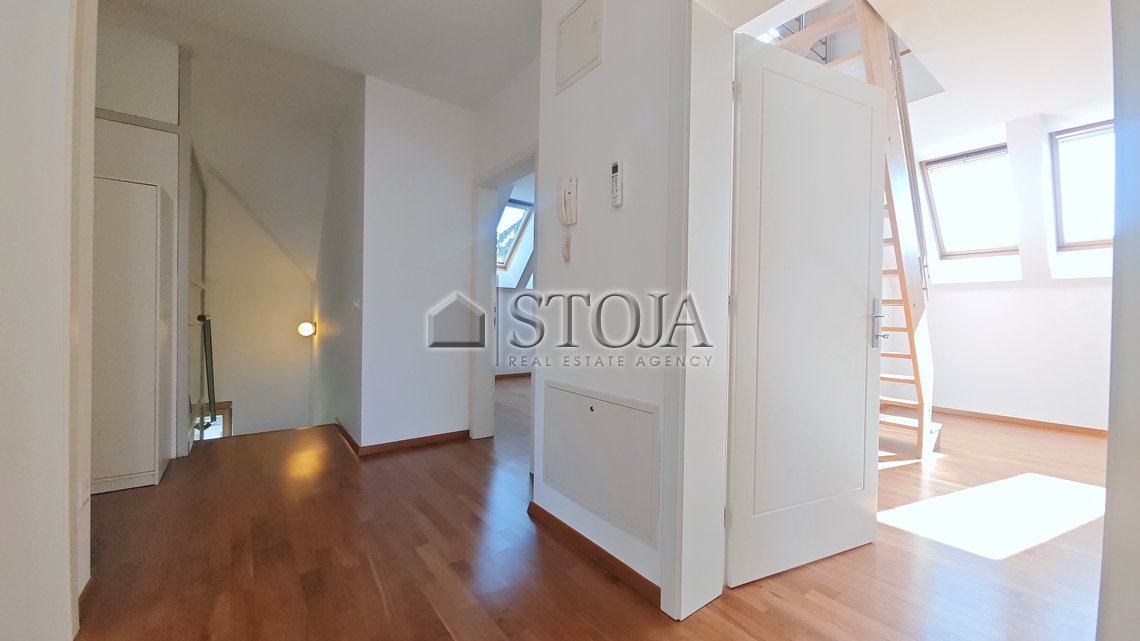 Location: Ljubljana mesto, Center, Center