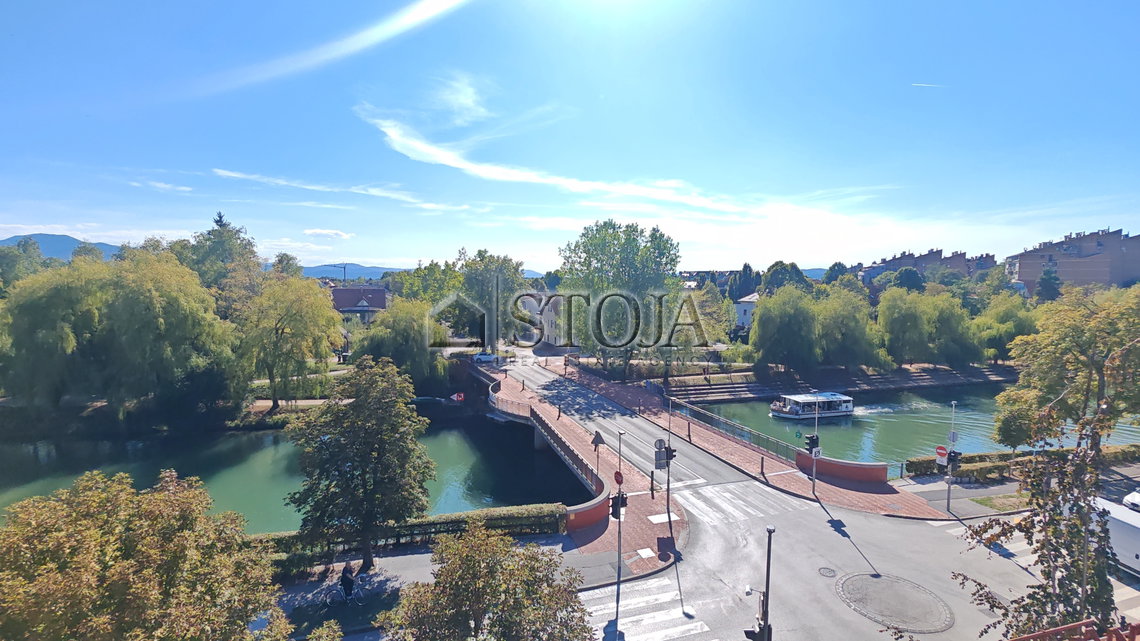 Location: Ljubljana mesto, Center, Center