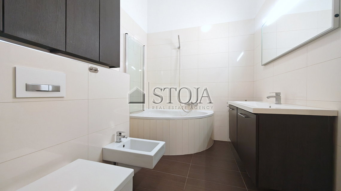 Location: Ljubljana mesto, Šiška, Brod