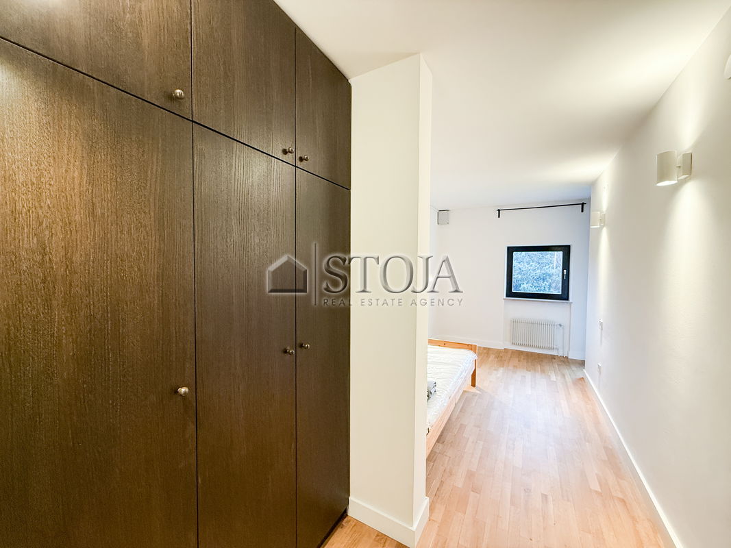 Lokacija: Ljubljana mesto, Šiška, Koseze