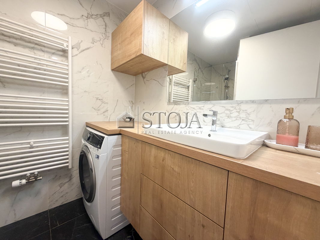 Lokacija: Ljubljana mesto, Center, Prule