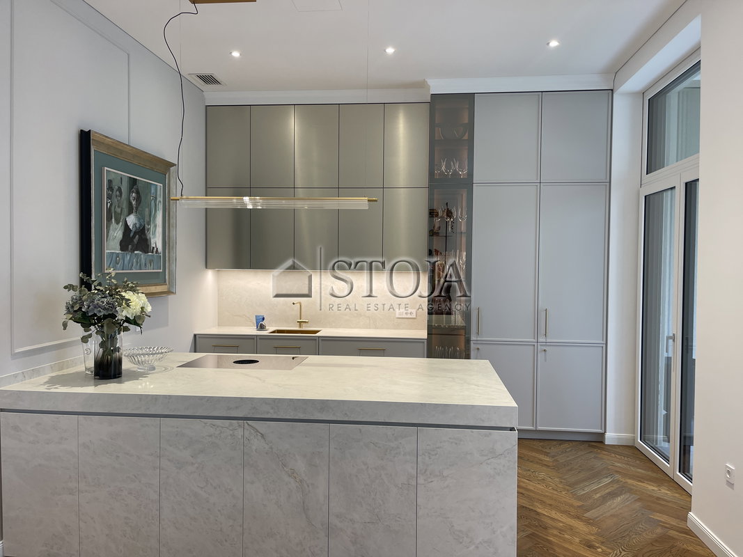 Location: Ljubljana mesto, Center, Center