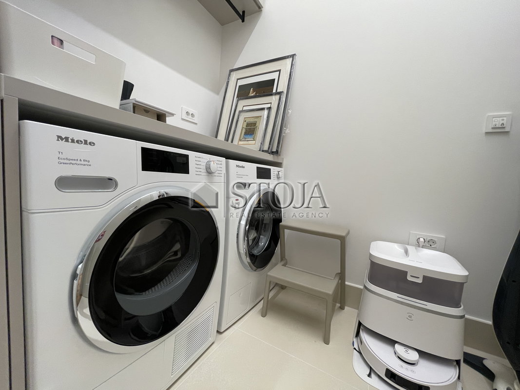 Location: Ljubljana mesto, Center, Center