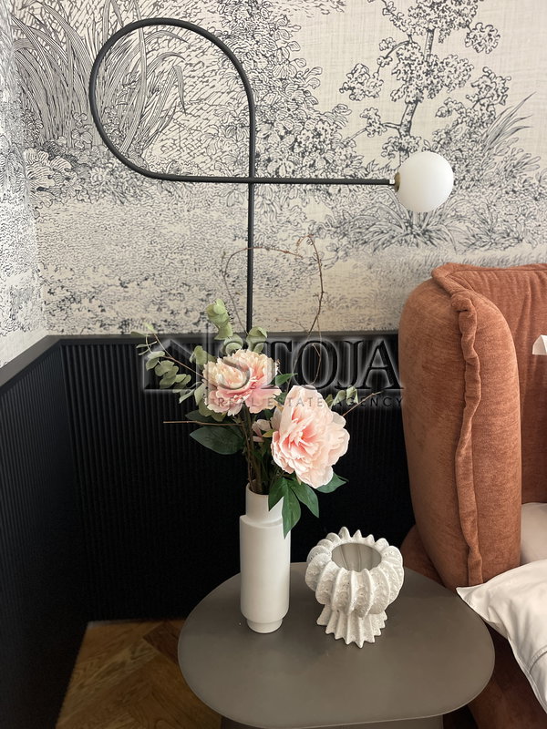 Location: Ljubljana mesto, Center, Center