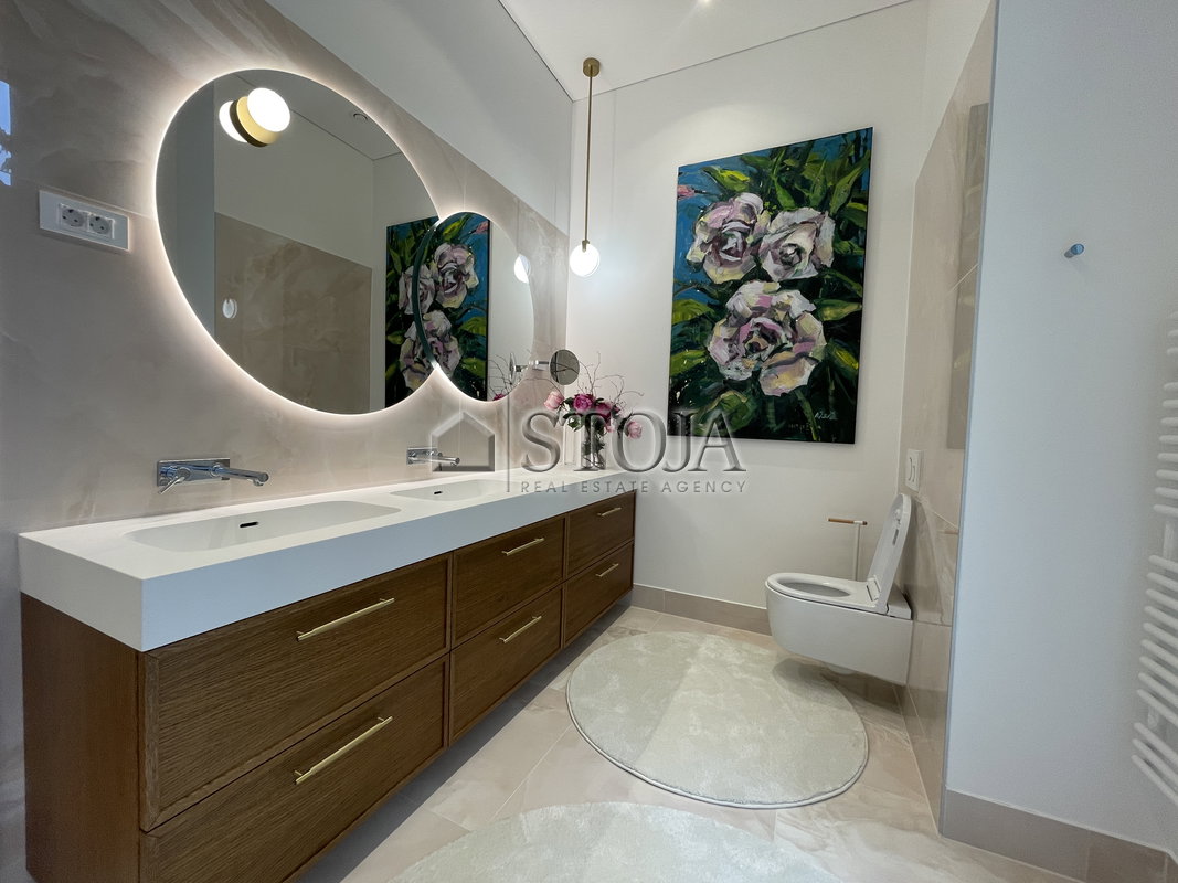 Location: Ljubljana mesto, Center, Center