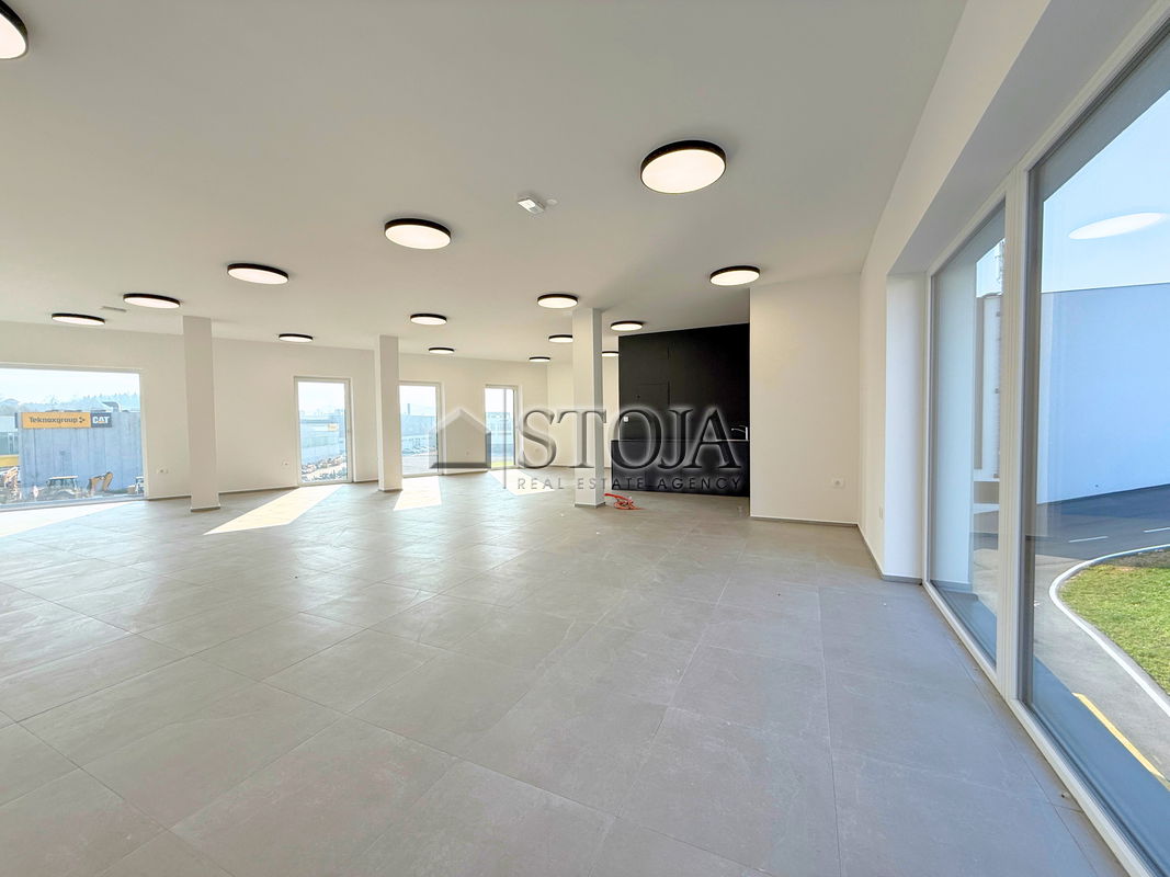 Lokacija: Ljubljana okolica, Grosuplje, Grosuplje