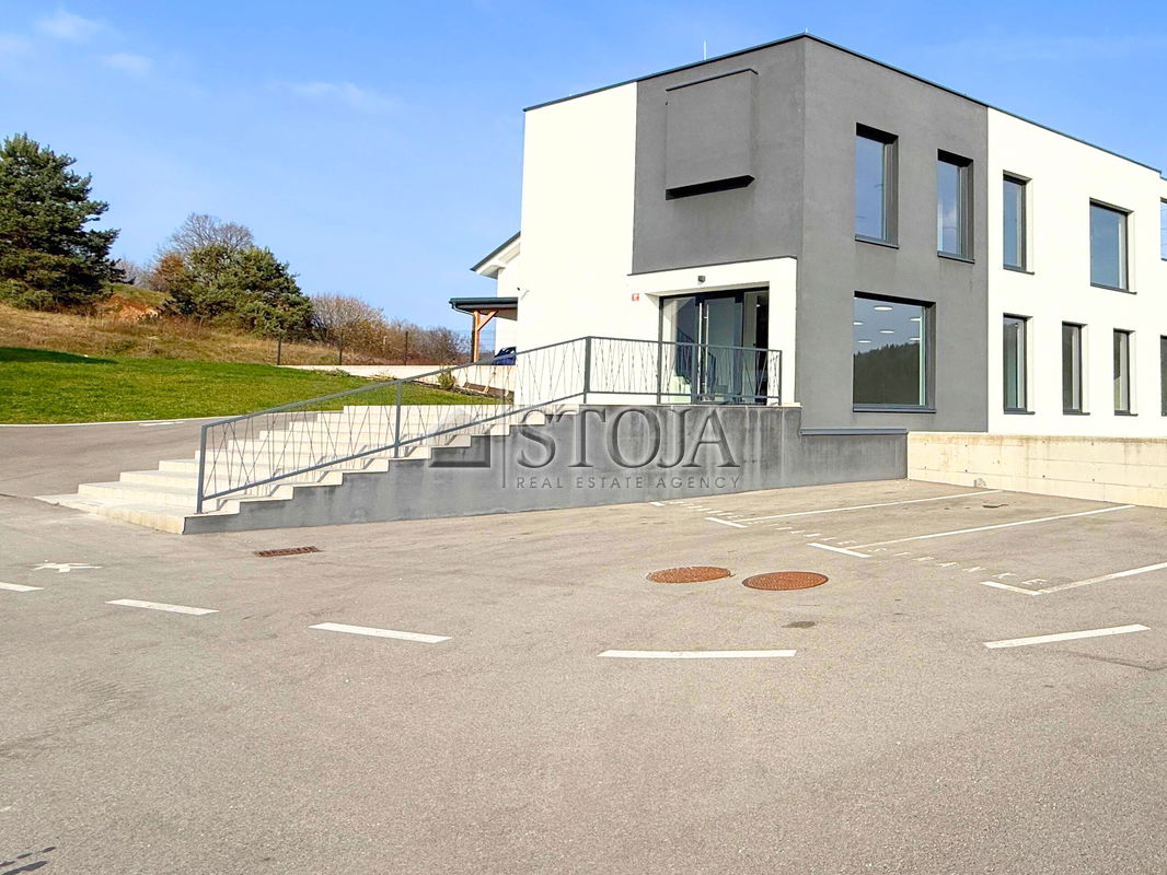 Lokacija: Ljubljana okolica, Grosuplje, Grosuplje