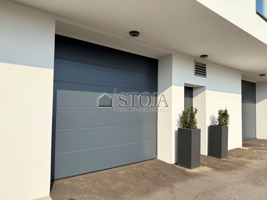 Lokacija: Ljubljana okolica, Grosuplje, Grosuplje