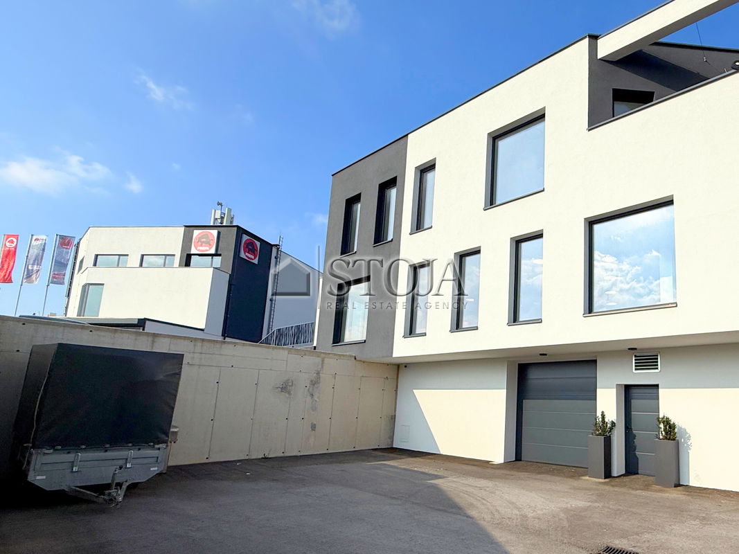 Lokacija: Ljubljana okolica, Grosuplje, Grosuplje