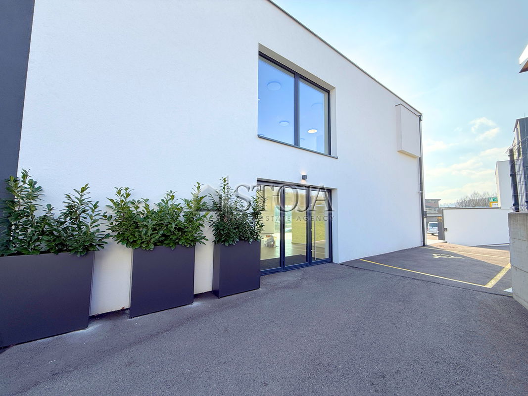 Lokacija: Ljubljana okolica, Grosuplje, Grosuplje