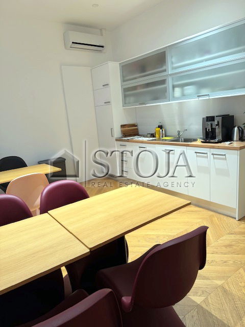 Lokacija: Ljubljana mesto, Center, Center