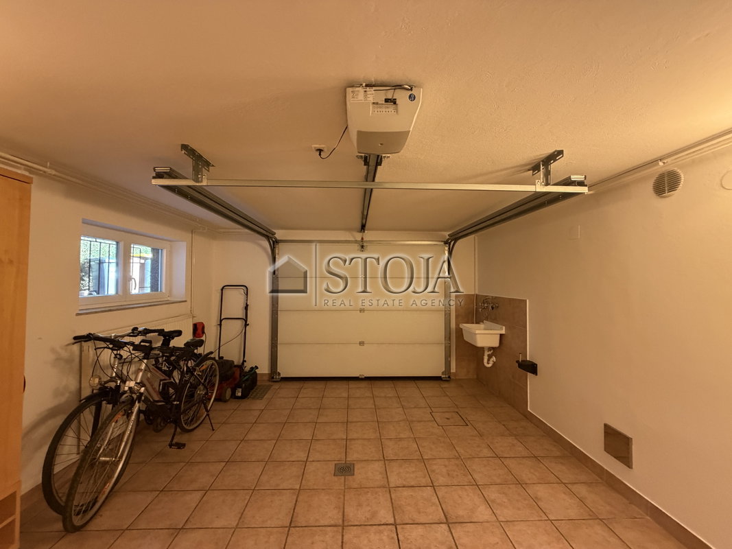 Lokacija: Ljubljana mesto, Vič-Rudnik, Kolezija